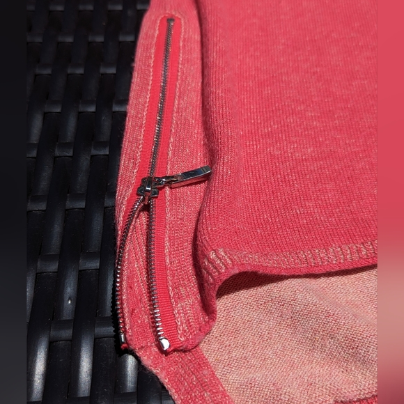 Large Cashmere Silk Nordstrom Pink Sweater with Side Zipper Embellishments - Picture 3 of 6